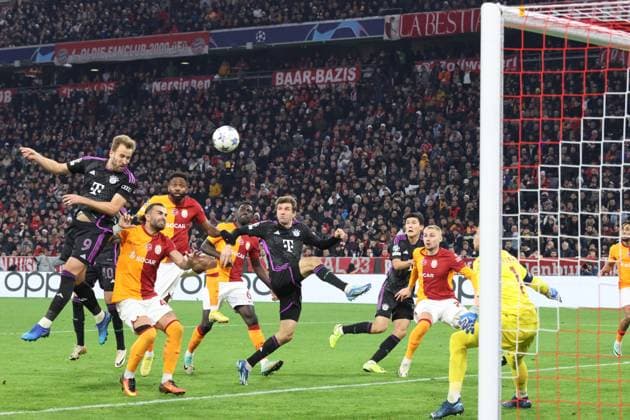 9 Harry Kane (FCB) erzielt das Tor zum 1-0 gegen 1 Fernando Muslera (Galatasaray) Fussball UEFA Champions League FC Bayern Muenchen - Galatasaray Istanbul Allianz Arena 08.11.2023 FOTO: Mladen Lackovic LakoPress