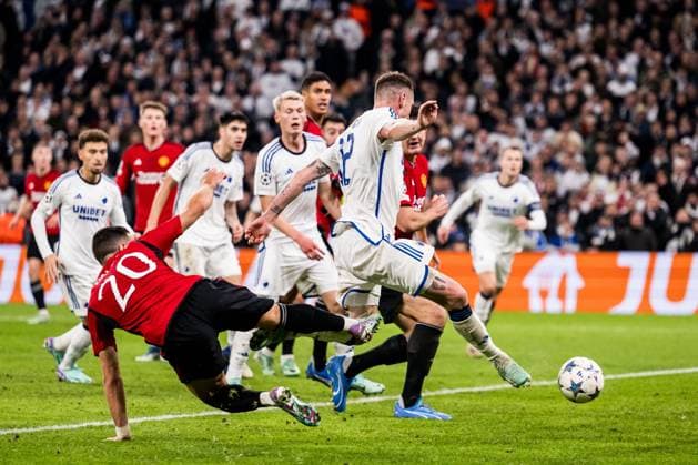 231108 Lukas Lerager of FC Copenhagen scores the 3-3 goal during the UEFA Champions League football match between FC Copenhagen and Manchester United, ManU on November 8, 2023 in Copenhagen. Photo: Petter Arvidson BILDBYRAN kod PA PA0685 fotboll football soccer fotball champions league fc copenhagen manchester united bbeng Copyright: PETTERxARVIDSON BB231108PA124
