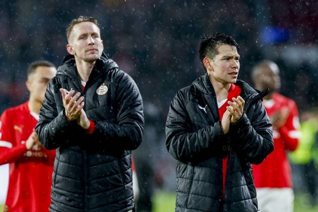 EINDHOVEN, 08-11-2023, Philips Stadium, UEFA Champions League season 2023 24, PSV player Luuk de Jong and PSV player Hirving Lozano after the match between PSV and RC Lens. End result 1-0 PSV - Lens  x23093786x Copyright: