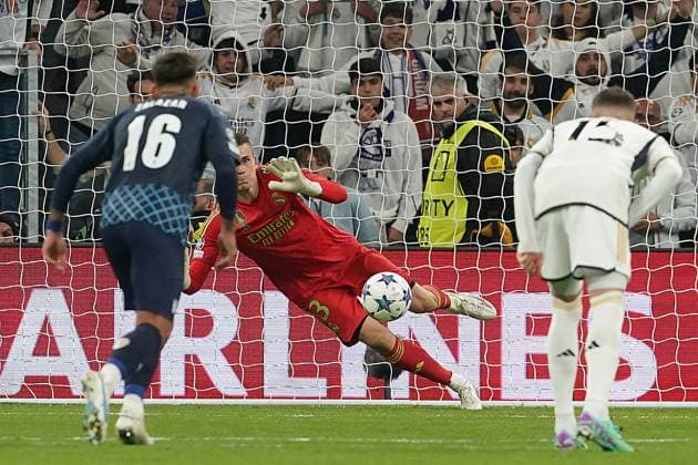 Champions League - Real Madrid v Braga Real Madrid CF s Andriy Lunin during Champions League 2023 2024, Group C, match 4. Madrid, Spain, November 8, 2023. Photo by Acero AlterPhotos ABACAPRESS.COM Madrid Spain  Copyright: xAcero AlterPhotos ABACAx