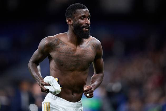 Real Madrid v Sporting Braga - UEFA Champions League Antonio Rudiger of Real Madrid CF thanks supporters for standing during the UEFA Champions League match between Real Madrid and Sporting Braga in Madrid, Spain, on November 8, 2023 Madrid Spain  Copyright: xAlvaroxMedrandax originalFilename:medranda-realmadr231108_np1iO.jpg