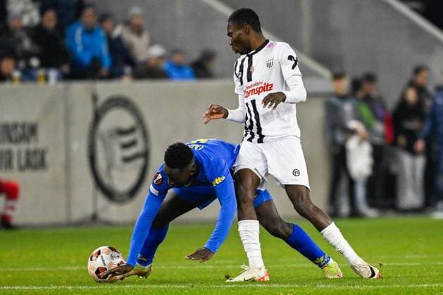 Union s Amani Lazare and LASK s Moses Usor fight for the ball during a soccer game between Austrian Linzer Athletik Klub (LASK) and Belgian Royale Union Saint Gilloise in Linz, Austria, on Thursday 09 November 2023, on day 4 in the group phase of the UEFA Europa League competition, in group E. LAURIExDIEFFEMBACQ  x79647335x