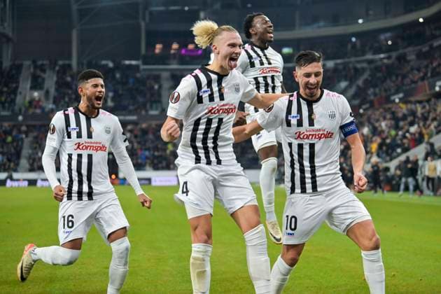 SOCCER - UEFA EL, LASK vs Saint-Gilloise LINZ,AUSTRIA,09.NOV.23 - SOCCER - UEFA Europa League, group stage, Linzer ASK vs Royale Union Saint-Gilloise. Image shows the rejoicing of LASK with Maksym Talovierov (LASK).  GEPAxpictures xChristianxMoser