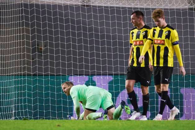 Fußball, EL, BK Häcken - Molde FK GÖTEBORG 20231109 Häckens malvakt Peter Abrahamsson med flera deppar efter 0-2 under torsdagens fotbollsmatch i Europa League (grupp H) mellan BK Häcken och Molde FK fran Norge pa Gamla Ullevi. GÖTEBORG SVERIGE x9200x