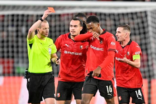 Rennes Panathinaikos PHOTOPQR OUEST FRANCE Philippe Renault ; Rennes ; 09 11 2023 ; UEFA. Europa League. Phase de groupe. Football. Rennes Panathinaikos . Expulqion de Jeanuel Belocian Rennes Photo Philippe Renault Ouest-France UEFA Europa League Group F soccer match between Stade Rennais FC and Panathinaikos FC, in Rennes, France, 09 November 2023.