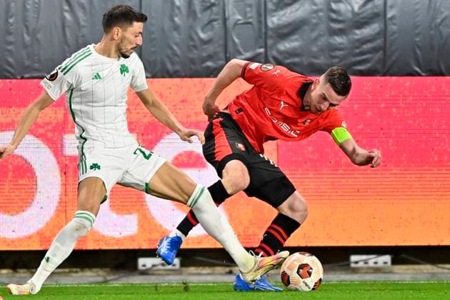 Rennes Panathinaikos PHOTOPQR OUEST FRANCE Philippe Renault ; Rennes ; 09 11 2023 ; UEFA. Europa League. Phase de groupe. Football. Rennes Panathinaikos . Benjamin Bourigeaud Rennes et Filip Mladenovic Photo Philippe Renault Ouest-France UEFA Europa League Group F soccer match between Stade Rennais FC and Panathinaikos FC, in Rennes, France, 09 November 2023.
