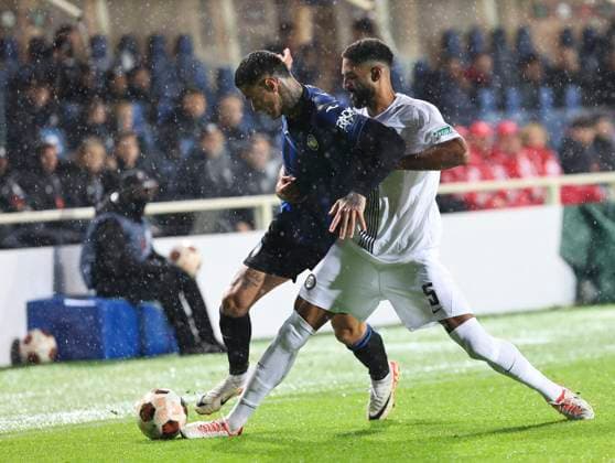SOCCER - UEFA EL, Atalanta vs Sturm BERGAMO,ITALY,09.NOV.23 - SOCCER - UEFA Europa League, group stage, Atalanta Bergamo Calcio vs SK Sturm Graz. Image shows Gianluca Scamacca (Atalanta) and Gregory Wuethrich (Sturm)  GEPAxpictures xWolfgangxGrebien