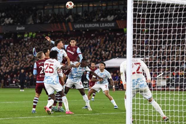 West Ham v Olympiacos 9 November 2023, London - UEFA EUROPA League Football, Group A - West Ham United v Olympiacos - Nayef Aguerd of West Ham wins a header in the box - Photo: Charlotte Wilson Offside. London UK Copyright: xCharlottexWilsonx xOffsidexOffside
