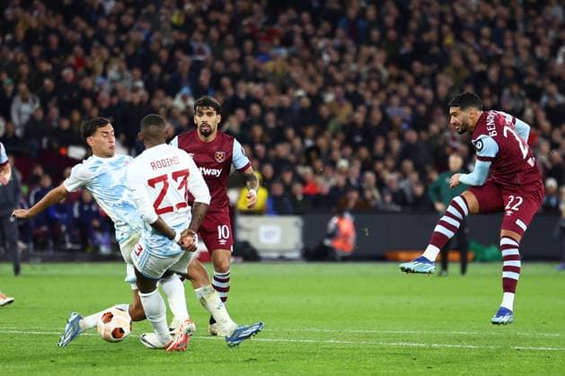 EDITORIAL USE ONLY No use with unauthorised audio, video, data, fixture lists, club league logos or live services. Online in-match use limited to 120 images, no video emulation. No use in betting, games or single club league player publications. West Ham United v Olympiakos, UEFA Europa League, Group A, Football, London Stadium, London, UK - 09 Nov 2023 EDITORIAL USE ONLY No use with unauthorised audio, video, data, fixture lists, club league logos or live services. Online in-match use limited to 120 images, no video emulation. No use in betting, games or single club league player publications. Copyright: xSimonxDael Shutterstockx 14188581w