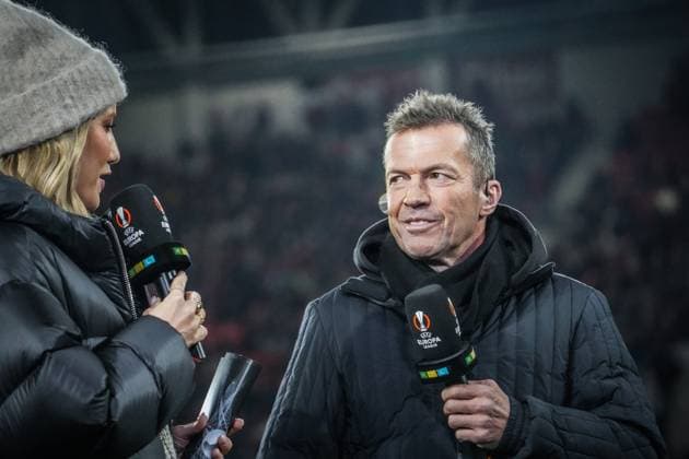 SC Freiburg - TSC Backa Topola Fußball: UEFA Europa League 2023 2024, SC Freiburg - TSC Backa Topola, 4. Spieltag, Europa-Park Stadion: Fussballexperte Lothar MATTHAEUS und mit Moderatorin Laura PAPENDICK