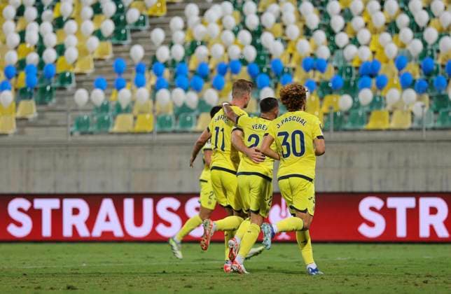 Cyprus Soccer Europa League Villarreal s players celebrate a goal against Maccabi during the Europa League Group F football match between Maccabi Haifa and Villarreal at AEK Arena in Larnaca. Cyprus, Thursday, November 9, 2023 Larnaca Cyprus  Copyright: xDanilxShamkinx originalFilename:shamkin-notitle231109_npuRQ.jpg