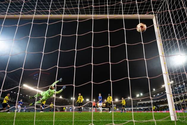Sport Bilder des Tages 231109 Kristian Eriksen of Molde scores 1-3 behind goaltender Peter Abrahamsson of BK Häcken during the UEFA Europa League football match between BK Häcken and Molde on November 9, 2023 in Göteborg. Photo: Michael Erichsen BILDBYRAN COP 89 MI0570 fotboll football soccer fotball uefa europa league bk häcken molde bbeng Copyright: MICHAELxERICHSEN BB231109MI067