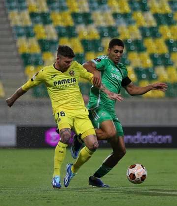 Cyprus Soccer Europa League Maccabi Haifa s Anan Khalaily, right, and Villarreal s Alberto Moreno fight for the ball during the Europa League group F soccer match between Maccabi Haifa and Villarreal, at AEK arena stadium in Larnaca. Cyprus, Thursday, November 9, 2023 Larnaca Cyprus  Copyright: xDanilxShamkinx originalFilename:shamkin-notitle231109_nppNw.jpg