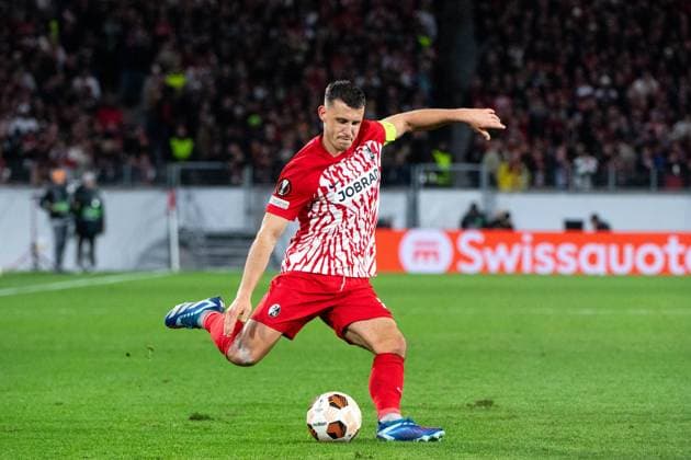 Maximilan Eggestein (SC Freiburg, 08) am Ball, GER, SC Freiburg vs FK TSC Backa Topola, Fussball UEFA Europa League, Gruppe A, 4. Spieltag, Saison 2023 2024, 09.11.2023 GER, SC Freiburg vs FK TSC Backa Topola, Fussball UEFA Europa League, Gruppe A, 4. Spieltag, Saison 2023 2024, 09.11.2023 Freiburg Copyright: xEibner-Pressefoto Memmlerx EP_MMR