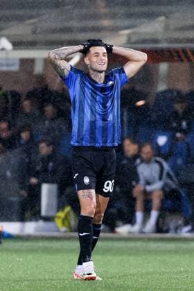 BERGAMO, ITALY - NOVEMBER 9: Gianluca Scamacca (Atalanta BC) disappointed during the Europa League football match between Atalanta and SK Sturm Graz at Gewiss Stadium on November 9, 2023 in Bergamo, Italy. (Photo by Stefano Nicoli Speed Media Icon Sportswire) SOCCER: SEP 21 Europa League - Atalanta v SK Sturm Graz EDITORIAL USE ONLY Icon2311090053