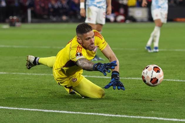 West Ham v Olympiacos 9 November 2023, London - UEFA EUROPA League Football, Group A - West Ham United v Olympiacos - Olympiacos goalkeeper Alexandros Paschalakis - Photo: Charlotte Wilson Offside. London UK Copyright: xCharlottexWilsonx xOffsidexOffside