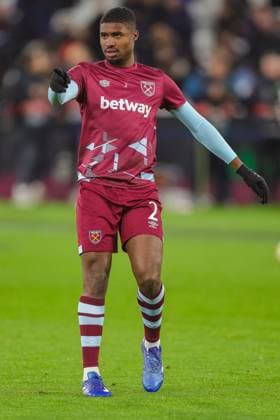 West Ham United v Olympiacos Europa League 09 11 2023. West Ham United defender Ben Johnson (2) warms up prior to the Europa League match between West Ham United and Olympiacos at the London Stadium, London, England on 9 November 2023. London London Stadium England Editorial use only , Copyright: xToyinxOshodix PSI-18363-0068