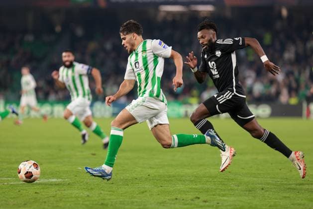November 10, 2023, Seville, Spain: SEVILLE, SPAIN - NOVEMBER 09: Ez Abre of Real Betis run with the ball during the UEFA Europe League Group C match between Real Betis and Aris Limassol at Benito Villamarin on November 09, 2023 in Seville, Spain. Seville Spain - ZUMAd159 0313718685st Copyright: xJosexLuisxContrerasx