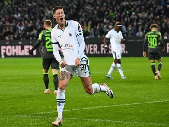 Sport Themen der Woche KW45 Sport Bilder des Tages Tomas Cvancara (Borussia Moenchengladbach, 31) bejubelt sein Tor zum 1:0. Dahinter Maximilian Arnold (VFL Wolfsburg, 27), Kouadio Kone (Borussia Moenchengladbach, 17) und Kevin Alexander Paredes (VFL Wolfsburg, 40). Borussia Moenchengladbach vs. VfL Wolfsburg, Fussball, Bundesliga, 11. Spieltag, Saison 2023 2024, 10.11.2023 DFB DFL Regulations prohibit any use of Photographs as image sequences and or quasi-video Borussia Moenchengladbach vs. VfL Wolfsburg, Fussball, Bundesliga, 11. Spieltag, Saison 2023 2024, 10.11.2023 Moenchengladbach *** Tomas Cvancara Borussia Moenchengladbach, 31 celebrates his goal for 1 0 Behind him Maximilian Arnold VFL Wolfsburg, 27 , Kouadio Kone Borussia Moenchengladbach, 17 and Kevin Alexander Paredes VFL Wolfsburg, 40 Borussia Moenchengladbach vs VfL Wolfsburg, Football, Bundesliga, 11 Spieltag, Saison 2023 2024, 10 11 2023 DFB DFL Regulations prohibit any use of Photographs as image sequences and or quasi video Borussia Moenchengladbach vs VfL Wolfsburg, Football, Bundesliga, 11 Spieltag, Saison 2023 2024, 10 11 2023 Moenchengladbach Copyright: xEibner-Pressefoto ThomasxHaeslerx EP_THR