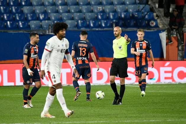 Hakim BEN EL HADJ, arbitre principal, Match Montpellier Herault SC vs. OGC Nice pour la 12eme journee de la Ligue 1 Uber Eats au Stade de la Mosson, le 10 novembre 2023. FOOTBALL : Montpellier Herault SC vs. OGC Nice - Ligue 1 Ubert Eats ValentinaClaret Panoramic 