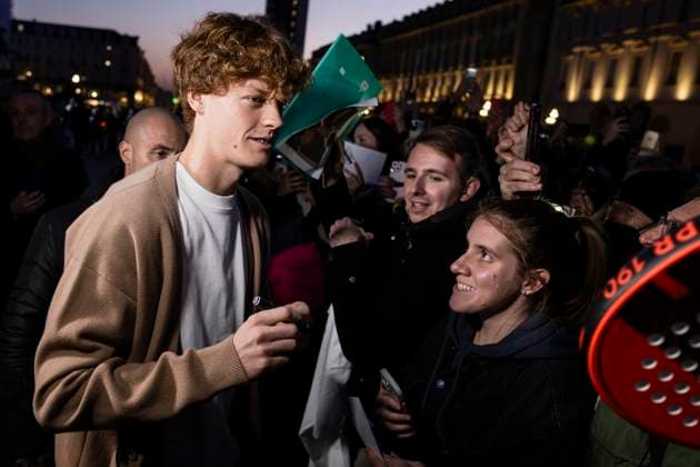Nitto ATP, Tennis Herren Finals 2023 - Blue Carpet Jannik Sinner of Italy signs autographs during the Blue Carpet of the Nitto ATP Finals 2023. Turin Italy Copyright: xNicolòxCampox