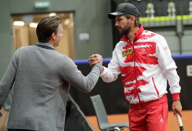 TENNIS - Billie Jean King Cup, AUT vs MEX SCHWECHAT,AUSTRIA,11.NOV.23 - TENNIS - Billie Jean King Cup, play off, Austria vs Mexico. Image shows Alexander Peya and sporting director Juergen Melzer (OETV).  GEPAxpictures xWalterxLuger