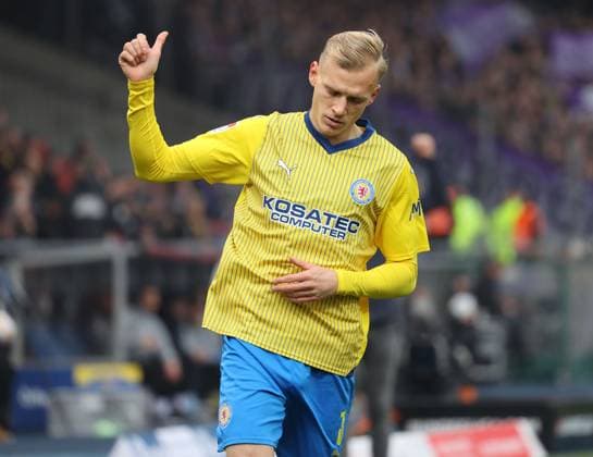 Eintracht Braunschweig vs VfL Osnabrück Braunschweig, 11.11.2023, Fußball, Saison 23 24, 2. Bundesliga, 13. Spieltag, Eintracht Braunschweig vs VfL Osnabrück, Bild zeigt: Saulo Decarli (BTSV,3 ) Braunschweig