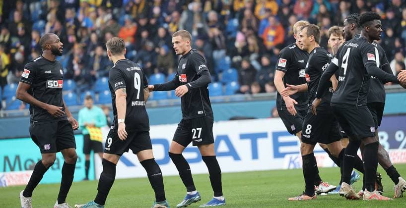 Michael Cuisance (VfL Osnabrueck) trifft zum 1-1 Fussball, Herren, Saison 2023 2024, 2.BL, Eintracht Stadion, Eintracht Braunschweig gegen VfL Osnabrueck DFL REGULATIONS PROHIBIT ANY USE OF PHOTOGRAPHS AS IMAGE SEQUENCES AND OR QUASI-VIDEO.