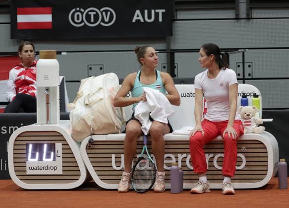 TENNIS - Billie Jean King Cup, AUT vs MEX SCHWECHAT,AUSTRIA,11.NOV.23 - TENNIS - Billie Jean King Cup, play off, Austria vs Mexico. Image shows Tamira Paszek and captain Marion Maruska (AUT).  GEPAxpictures xWalterxLuger
