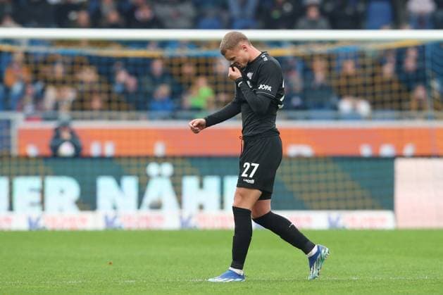 11.11.2023, xtgx, Fussball 2. Bundesliga, Fussball 2. Bundesliga, Eintracht Braunschweig - VfL Osnabrueck emspor, v.l. Michael Cuisance (Osnabrueck, 17) enttaeuscht, schaut enttaeuscht, niedergeschlagen, disappointed Gelb-rote Karte, Platzverweis, sent off (DFL DFB REGULATIONS PROHIBIT ANY USE OF PHOTOGRAPHS as IMAGE SEQUENCES and or QUASI-VIDEO) Braunschweig