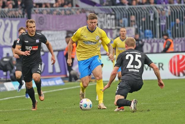 Eintracht Braunschweig vs VfL Osnabrück Braunschweig, 11.11.2023, Fußball, Saison 23 24, 2. Bundesliga, 13. Spieltag, Eintracht Braunschweig vs VfL Osnabrück, Bild zeigt: Luc Ihorst (BTSV, 11) Braunschweig