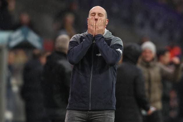 11.11.2023, xtgx, Fussball 2. Bundesliga, Fussball 2. Bundesliga, Eintracht Braunschweig - VfL Osnabrueck emspor, v.l. Daniel Scherning (Braunschweig, Trainer) erleichtert Jubel ueber den Sieg, Jubel nach Spielende (DFL DFB REGULATIONS PROHIBIT ANY USE OF PHOTOGRAPHS as IMAGE SEQUENCES and or QUASI-VIDEO) Braunschweig