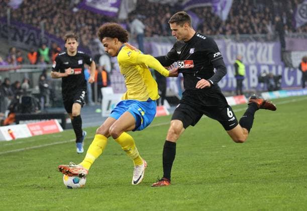 Eintracht Braunschweig vs VfL Osnabrück Braunschweig, 11.11.2023, Fußball, Saison 23 24, 2. Bundesliga, 13. Spieltag, Eintracht Braunschweig vs VfL Osnabrück, Bild zeigt: Sidi Sane (BTSV, 24) Braunschweig