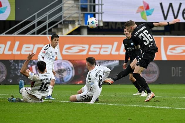 Paderborn, Home Deluxe Arena, 11.11.23, GER, Herren, 2.Bundesliga, Saison 2023-2024, SC Paderborn 07 - 1.FC Nuernberg Bild: Torchance Felix PLATTE (Paderborn) Only for editorial use! DFL regulations prohibit any use of photographs as image sequences and or quasi-video. NRW Deutschland