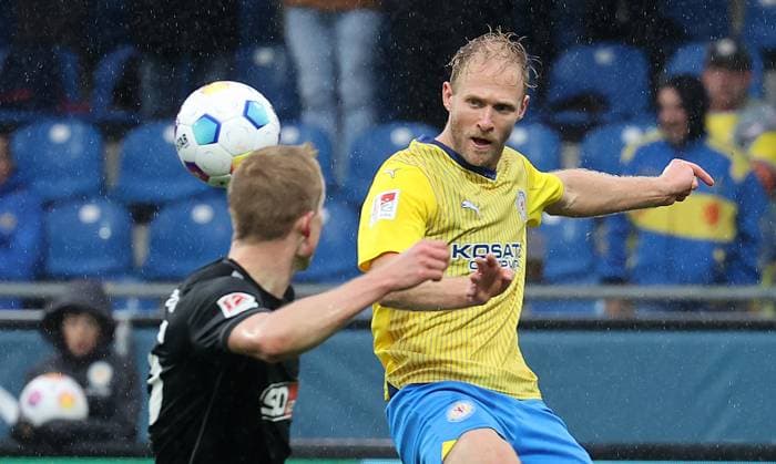 Sebastian Griesbeck (Eintracht Braunschweig) Fussball, Herren, Saison 2023 2024, 2.BL, Eintracht Stadion, Eintracht Braunschweig gegen VfL Osnabrueck, 3-2 DFL REGULATIONS PROHIBIT ANY USE OF PHOTOGRAPHS AS IMAGE SEQUENCES AND OR QUASI-VIDEO.