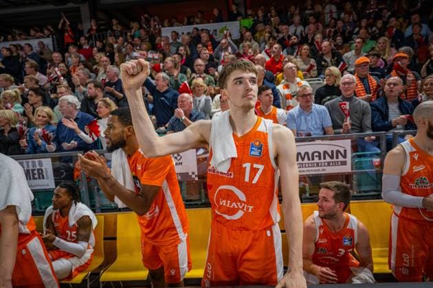 1. Basketball Bundesliga, easyCredit BBL, Saison 2023 2024, Herren, Hauptrunde, 7. Spieltag, 11.11.2023, RASTA Vechta - Hakro Crailsheim Merlins Johann Grünloh ( 17 - RASTA Vechta) während der Partie Vechta RASTA Dome Niedersachsen Deutschland