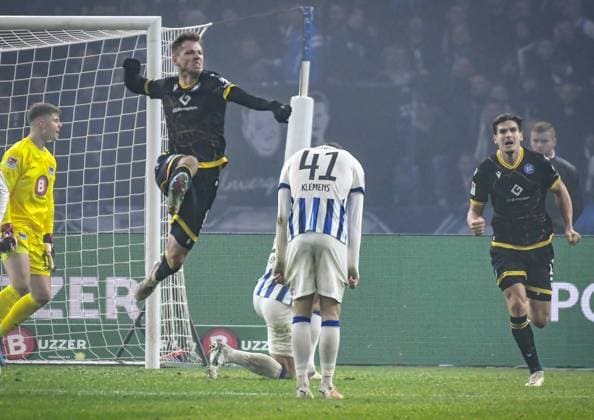 11.11.2023, xlakx, Fussball 2. Bundesliga, Hertha BSC - Karlsruher SC emspor, v.l. Jubel nach dem 2:2 durch Leon Jensen (Karlsruher SC 6), (DFL DFB REGULATIONS PROHIBIT ANY USE OF PHOTOGRAPHS as IMAGE SEQUENCES and or QUASI-VIDEO) Berlin