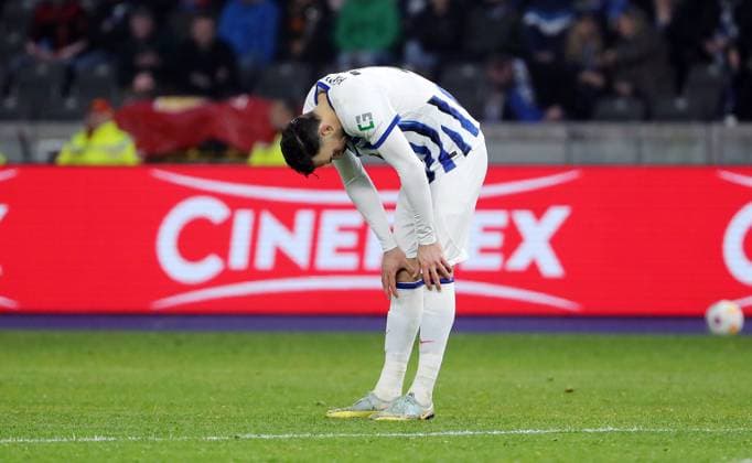 Sport Bilder des Tages Haris Tabakovic enttäuscht nach vergebener Torchance Enttäuschung Fußball Fussball DFL 2.Bundesliga Herren 13.Spieltag Saison 2023 2024 11.11.2023 Hertha BSC Berlin vs. Karlsruher SC KSC DFL regulations prohibit any use of photographs as image sequences and or quasi-video