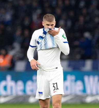 Fussball, Herren, Saison 2023 2024, 2. Bundesliga (13. Spieltag), Hertha BSC - Karlsruher SC, Marton Dardai (Hertha BSC), 11.11. 2023,