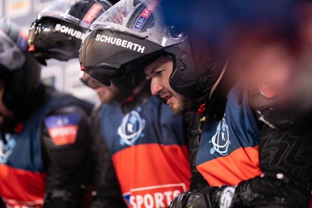 TV Total WOK-WM von Pro7 2023 12.11.2023, Bob und Rodelbahn, Winterberg, TV Total WOK-WM von Pro7 2023 Im Bild: Inscope21 (YouTuber, Nicolas Lazaridis) hat schmerzen