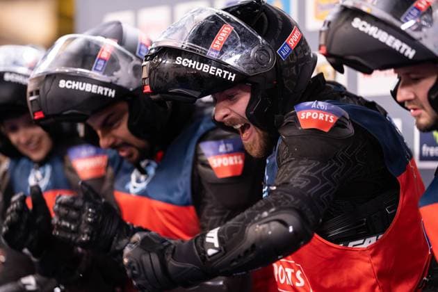 TV Total WOK-WM von Pro7 2023 12.11.2023, Bob und Rodelbahn, Winterberg, TV Total WOK-WM von Pro7 2023 Im Bild: Rewi (YouTuber, Sebastian Meyer) jubelt, freut sich