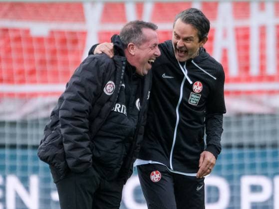 Markus Kauczinski (SV Wehen Wiesbaden, Trainer), Dirk Schuster (1. FC Kaiserslautern, Trainer), GER, SV Wehen Wiesbaden vs 1.FC Kaiserslautern, Fussball, 2. Bundesliga, 13. Spieltag, Spielzeit 2023 2024, 12.11.2023, DFL regulations prohibit any use of photographs as image sequences and or quasi-video GER, SV Wehen Wiesbaden vs 1.FC Kaiserslautern, Fussball, 2. Bundesliga, 13. Spieltag, Spielzeit 2023 2024, 12.11.2023, Wiesbaden