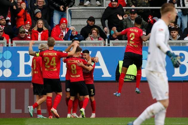 12.11.2023, xavx, Fussball 2.Bundesliga, SV Wehen Wiesbaden - 1.FC Kaiserslautern emspor, v.l. Robin Heußer (SV Wehen Wiesbaden) celebrate the goal, Der Torjubel zum 2:1 (DFL DFB REGULATIONS PROHIBIT ANY USE OF PHOTOGRAPHS as IMAGE SEQUENCES and or QUASI-VIDEO) Wiesbaden