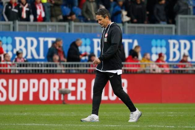 12.11.2023, xavx, Fussball 2.Bundesliga, SV Wehen Wiesbaden - 1.FC Kaiserslautern emspor, v.l. Trainer Dirk Schuster (1.FC Kaiserslautern) enttaeuscht, enttaeuscht schauend, dissapointed (DFL DFB REGULATIONS PROHIBIT ANY USE OF PHOTOGRAPHS as IMAGE SEQUENCES and or QUASI-VIDEO) Wiesbaden