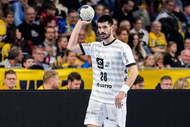 Eduardo Gurbindo Martinez (THW, 28), am Ball, Einzelbild, Einzelfoto, Aktion, Action, 12.11.2023, Mannheim (Deutschland), Handball, Bundesliga, Rhein-Neckar Löwen - THW Kiel