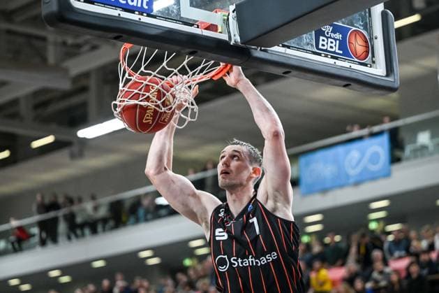 12.11.2023, Paul Horn Arena, Germany, Tuebingen, Tigers Tuebingen vs Niners Chemnitz - Basketball Bundesliga, Jonas Richter (Niners Chemnitz) in Aktion, am Ball, Einzelaktion (Foto H. Langer) Paul Horn Arena Tuebingen Germany