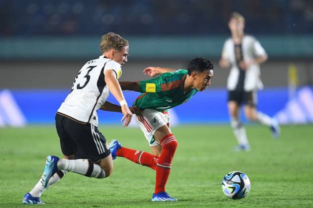 RECORD DATE NOT STATED FIFA U-17 World Cup Indonesia 2023 Mexico vs Germnay (L-R), Maximilian Henning of Germany and Brandon Lomeli of Mexico during the game Mexico vs Germany, corresponding to Group F of the FIFA U-17 World Cup Indonesia 2023, at Si Jalak Harupat Stadium, on November 12, 2023. <br><br> (I-D), Maximilian Henning de Alemania y Brandon Lomeli de Mexico durante el partido Mexico vs Alemania, correspondiente al Grupo F de la Copa Mundial de la FIFA Sub-17 Indonesia 2023, en el Estadio Si Jalak Harupat Stadium, el 12 de Noviembre de 2023. BANDUNG INDONESIA INDONESIA  Copyright: xAdrianxMaciasx 20231112061510_FWC_U17_GF_MEX_GER_LOMELI32