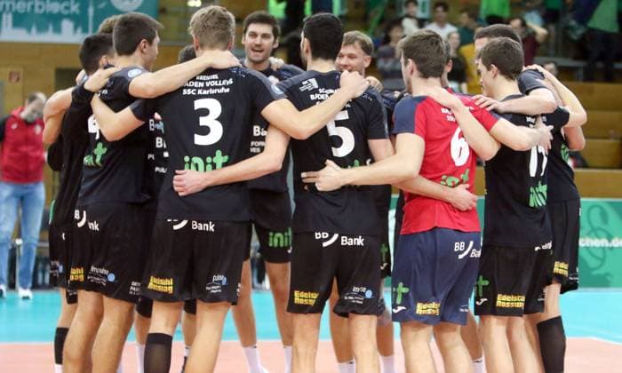 Karlsruher Freude nach dem Sieg He Bundesliga 23 24, TSV Haching Muenchen vs Baden Volleys Karlsruhe, Geothermie Arena Unterhaching, 12.11.23 Copyright: WolfgangxFehrmann