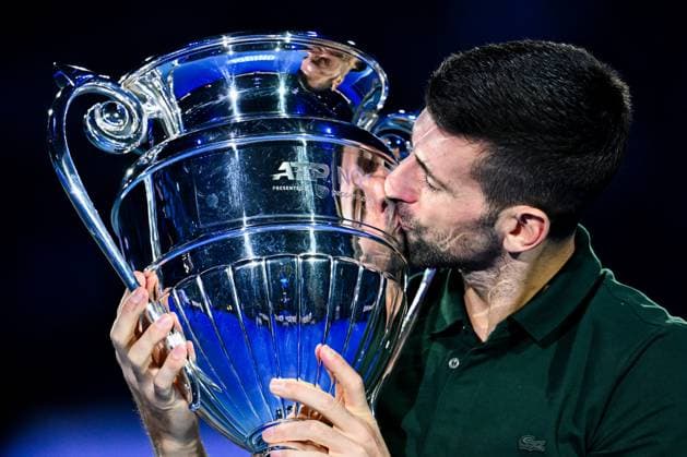 Bilder des Jahres 2023, Sport 11 November Sport Themen der Woche KW46 Sport Bilder des Tages Foto Marco Alpozzi LaPresse 13 Novembre 2023 Torino - Italia - - Tennis Nitto ATP, Tennis Herren Finals - Novak Djokovic riceve il trofeo di fine anno come numero 1 dell ATP Nella foto: Novak Djokovic (Serbia) November 13, 2023 Turin - Italy - Sport - Tennis Nitto ATP Finals - Novak Djokovic receive the year-end ATP No. 1 trophy In the pic: Novak Djokovic (Serbia)  Copyright: xMarcoxAlpozzi LaPressex