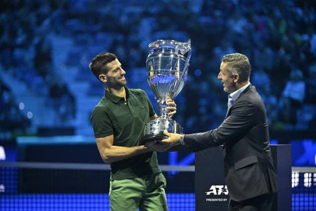 Tennis - Nitto ATP, Tennis Herren Finals Torino 2023 - Novak Djokovic recoit le trophee de numero 1 Mondial des mains d Andrea Gaudenzi - President de l ATP Tour TENNIS : Nitto Atp Finals Torino 2023 - 13 11 2023 - ChrysleneCaillaud Panoramic 